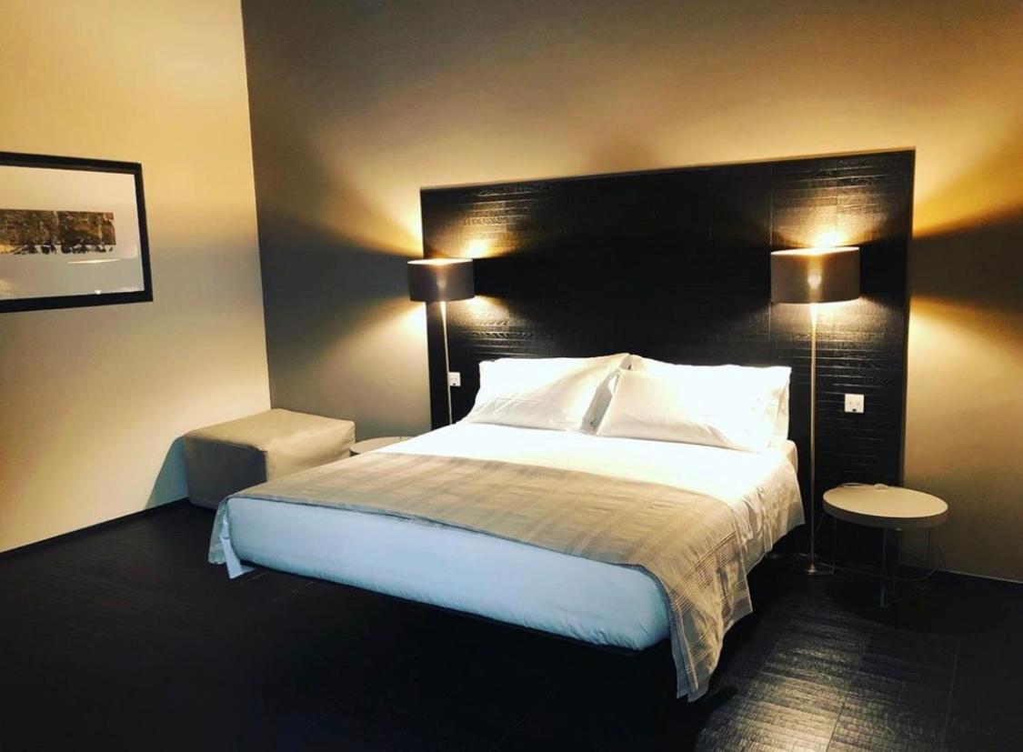 Salina Luxury Suites Parma Ngoại thất bức ảnh